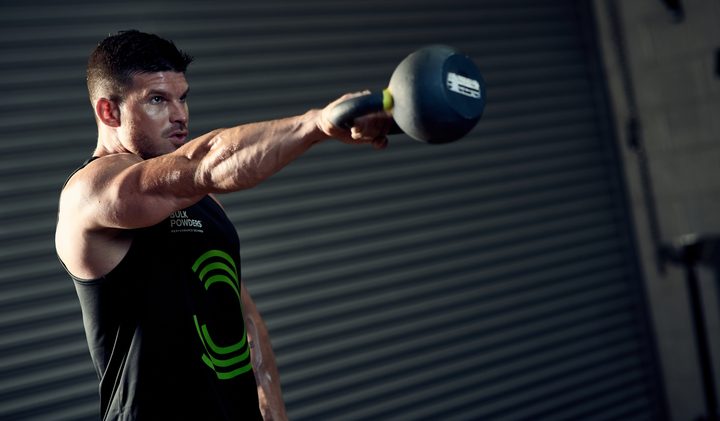 So perfektionierst du den Kettlebell Swing & Catch