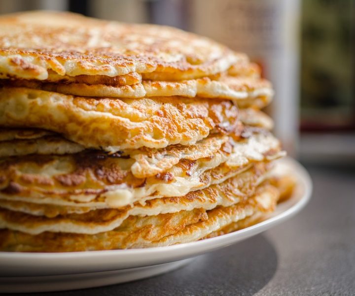 Süßkartoffel-Pancakes mit Pistazienbutter