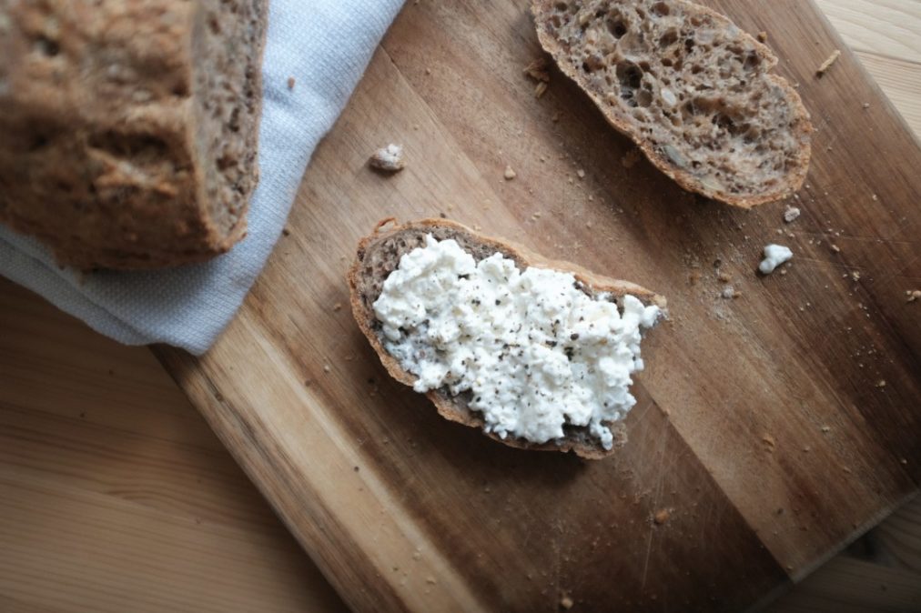 Proteinbrot mit Nüssen