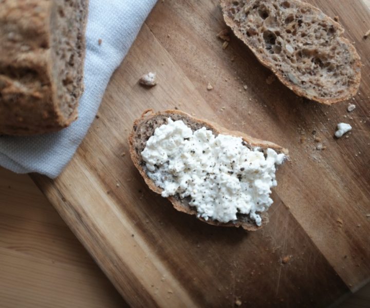 Proteinbrot mit Nüssen
