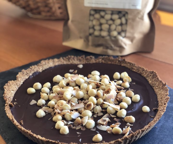 Zartbitterschokoladentarte mit Macadamianüssen