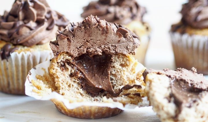 Protein Cupcakes mit Haselnussbutter