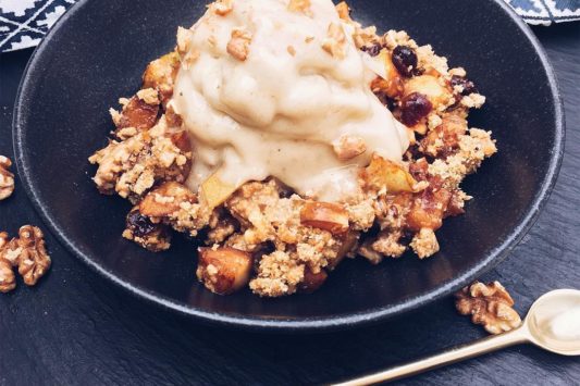 Birnen Crumble mit Nicecream