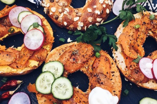 vegane Lachs Protein-Bagels