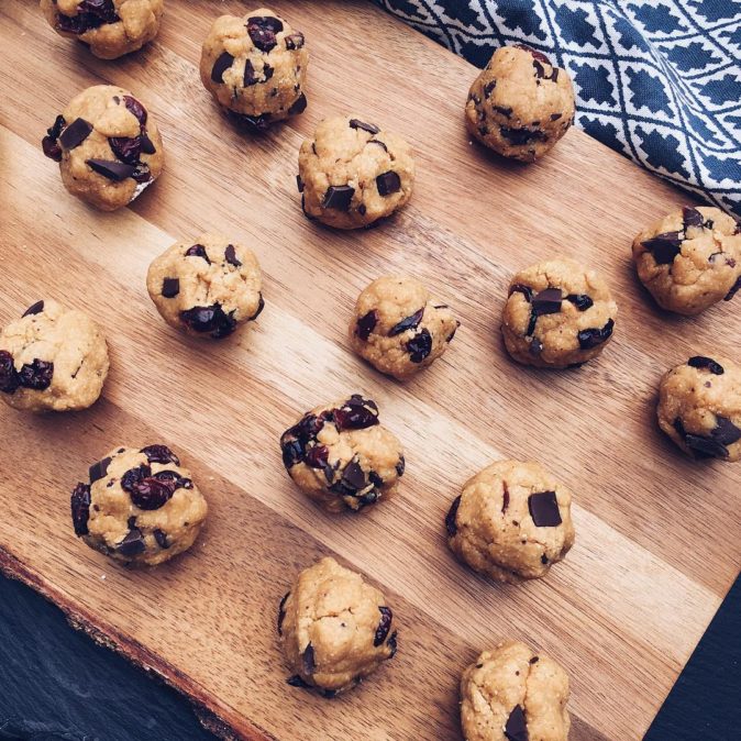 Erdnussbutter Cranberry Bliss Balls