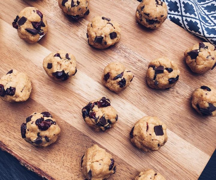 Erdnussbutter Cranberry Bliss Balls