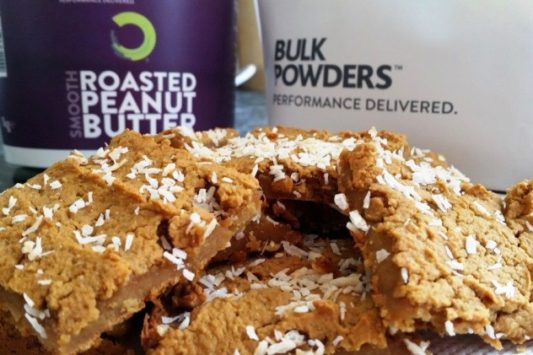 proteinkage opskrift proteinbrownie banankaramel