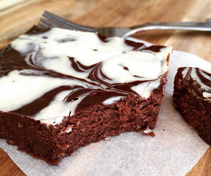 protein-cheesecake-brownie