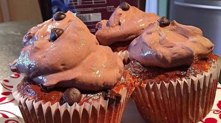 peanut-butter-protein-cupcakes-720x401 (1)