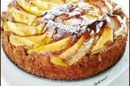 Torta di mele proteica senza lattosio senza glutine e senza zucchero