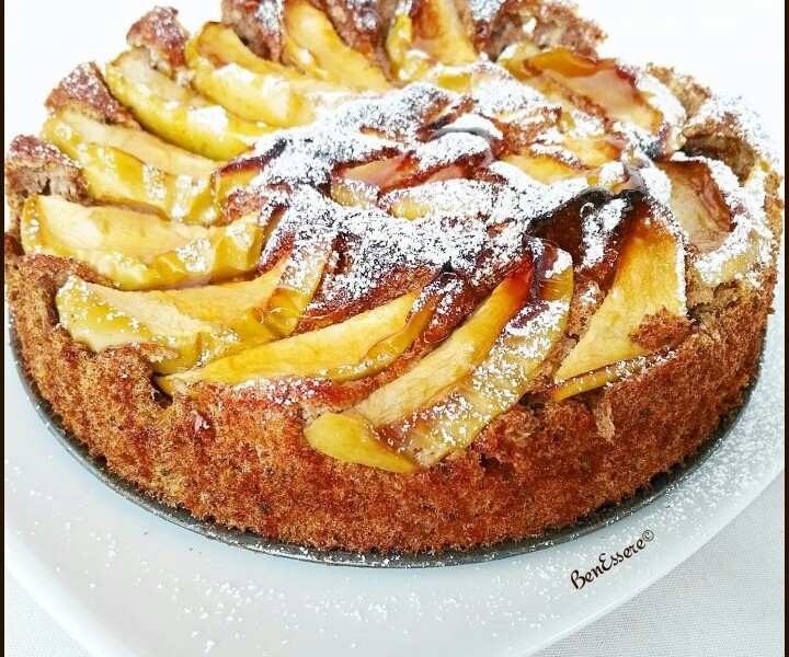 Torta di mele proteica senza lattosio senza glutine e senza zucchero