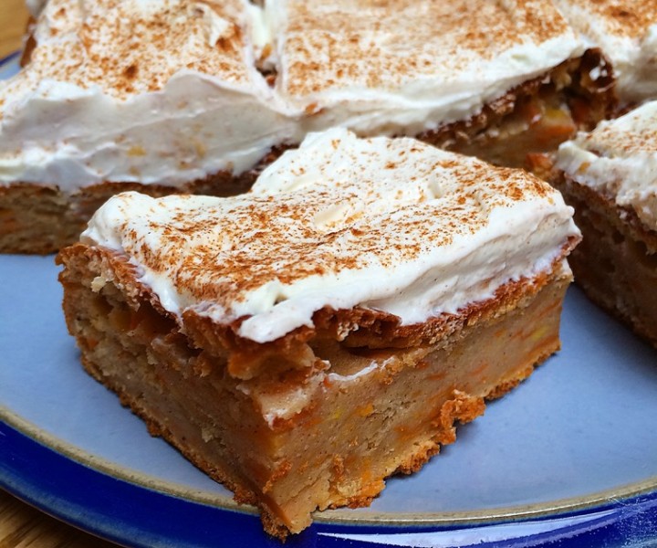 Gezonde carrot cake - recept BULK POWDERS
