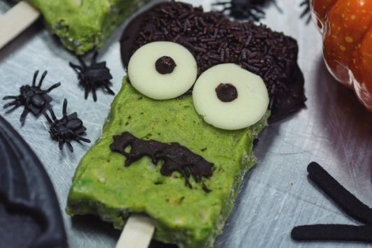 Halloween recept - Frankenstein crispy pops