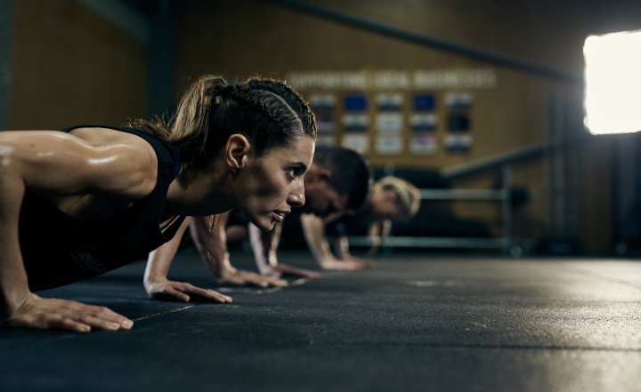 Plano de treino para o peito (nível intermédio) - Tá Fitness