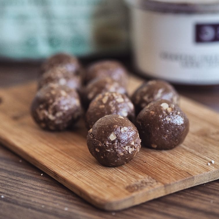 bolas de chocolate e amendoa proteicas