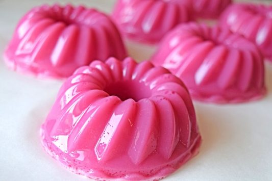 Raspberry protein jellies