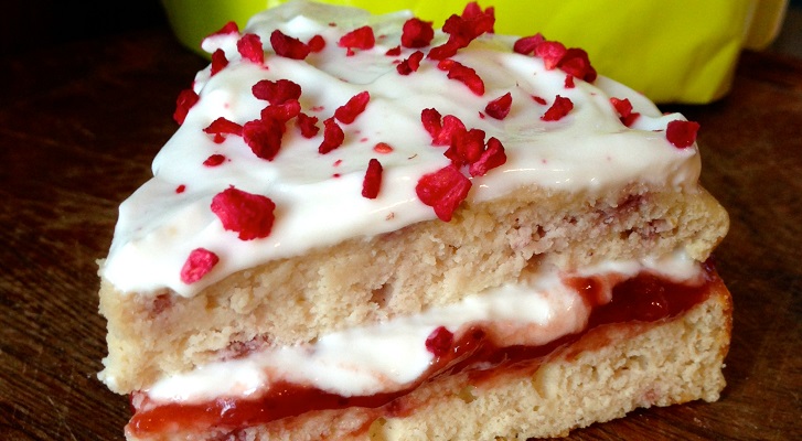 White Chocolate Raspberry Cake