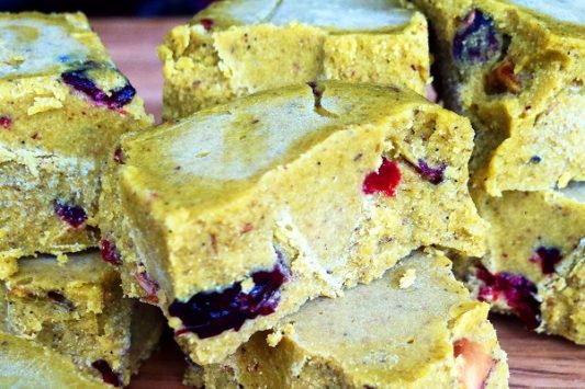 Pistachio Vanilla Cranberry Freezer Fudge