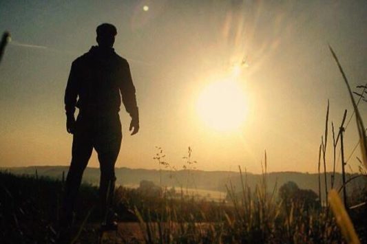 Man Looking At The Sun - BULK POWDERSRunning Heroes Banner - BULK POWDERS™