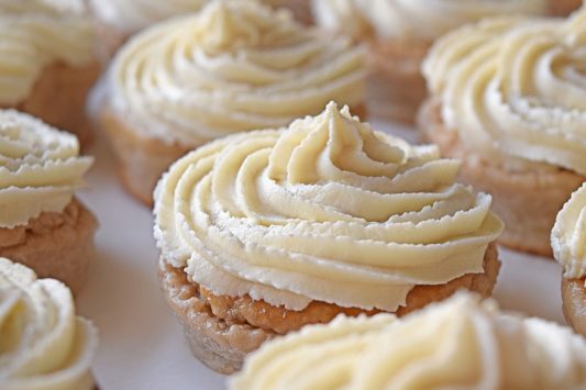 Vanilla Frosted Cupcakes Recipe - BULK POWDERS