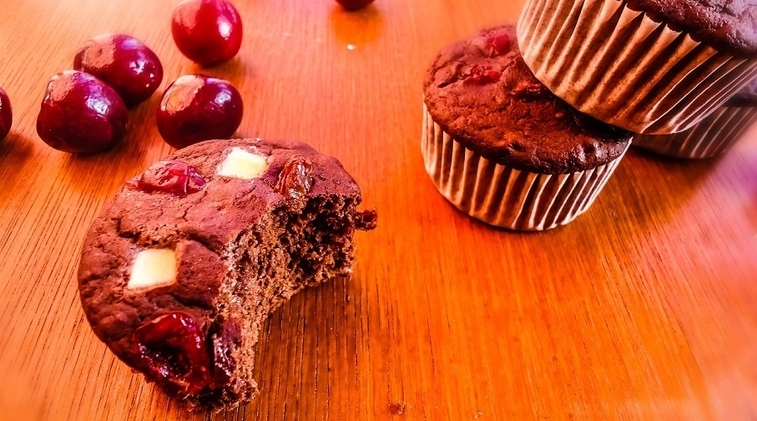 White Chocolate Chip Cranberry Cupcakes