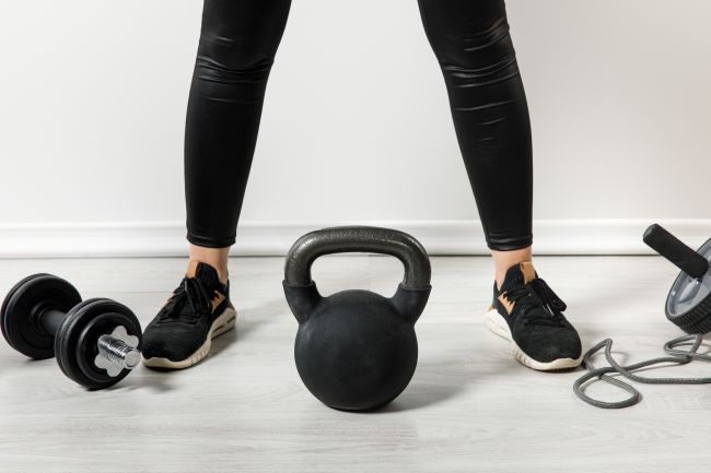 kettlebell-catch-and-swing-exercise