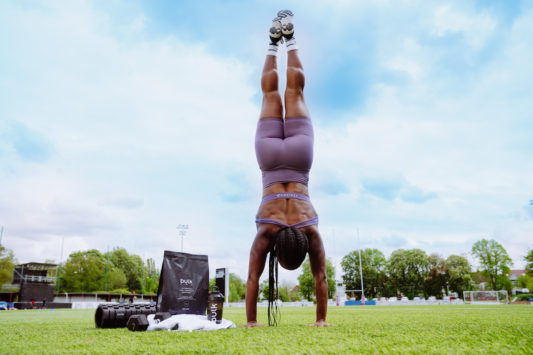 outdoor-workout-handstand